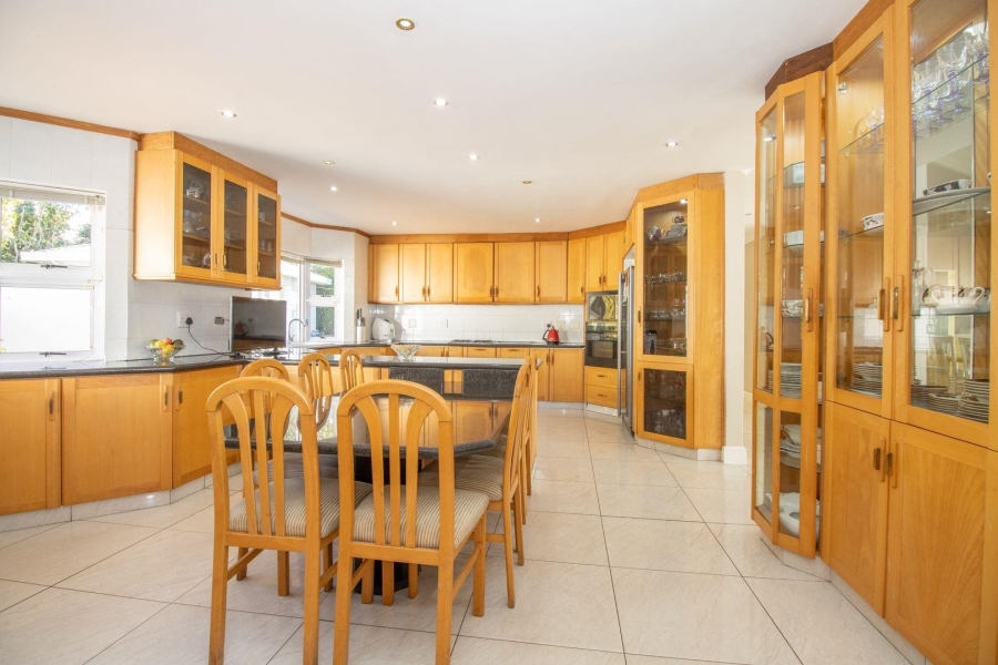 7 Bedroom Property for Sale in Constantia Western Cape